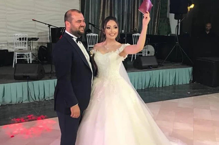 قصة غربة — غلاف