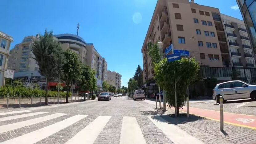 مع الآخر المختلف — غلاف